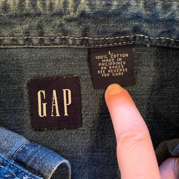 Gap denim shirt - Picture 2 of 3